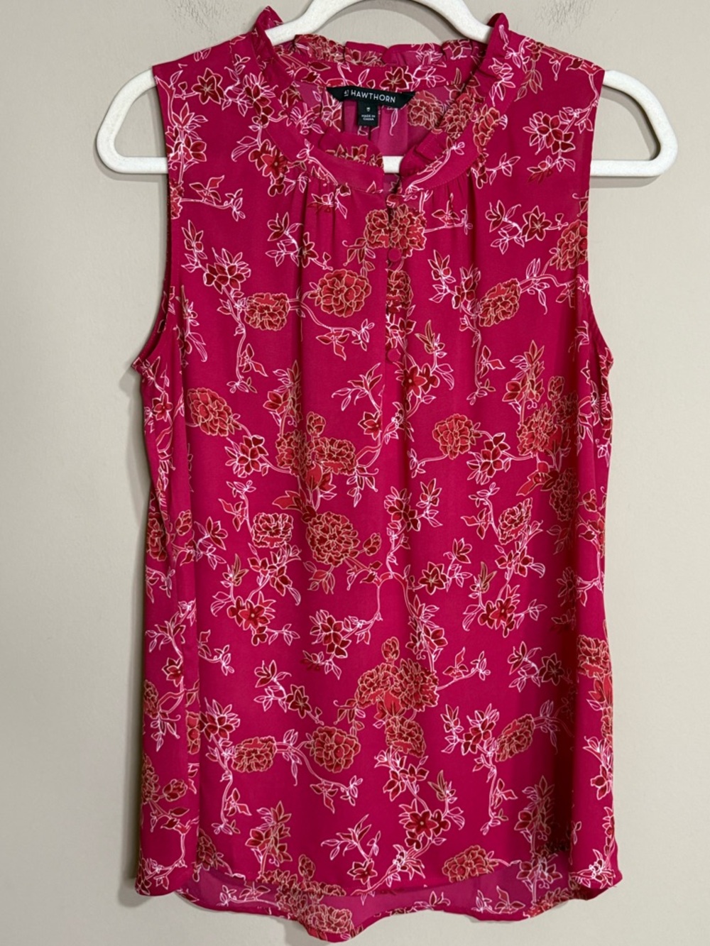 41 Hawthorn Sleeveless Floral Camisole in Fuchsia Pink